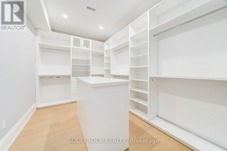 367 PENN AVENUE, Newmarket (Bristol-London), Ontario, L3Y2S7