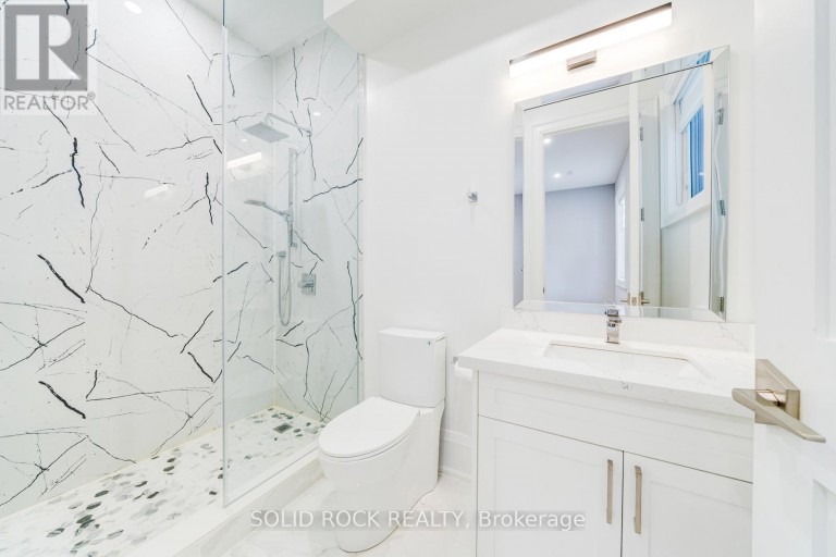 367 PENN AVENUE, Newmarket (Bristol-London), Ontario, L3Y2S7