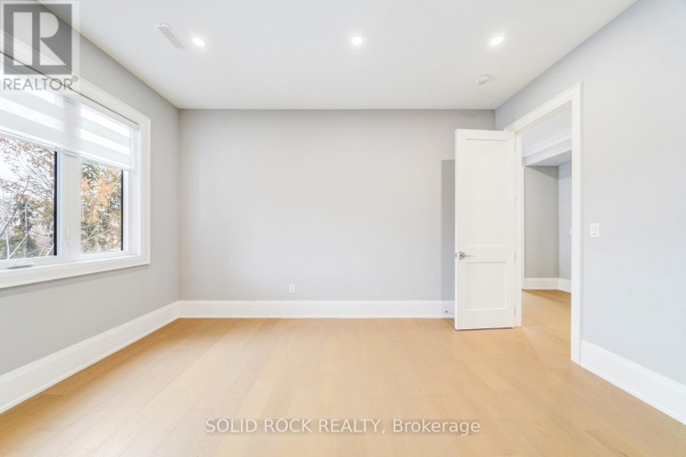 367 PENN AVENUE, Newmarket (Bristol-London), Ontario, L3Y2S7