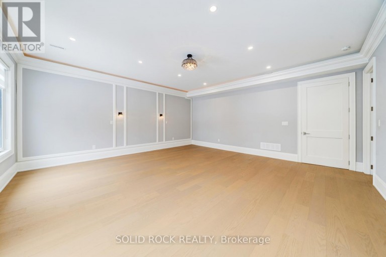 367 PENN AVENUE, Newmarket (Bristol-London), Ontario, L3Y2S7