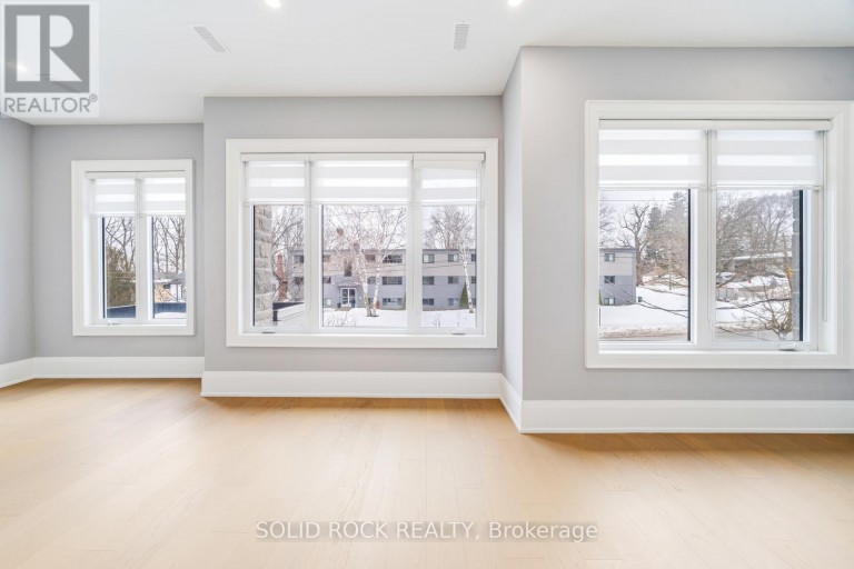 367 PENN AVENUE, Newmarket (Bristol-London), Ontario, L3Y2S7