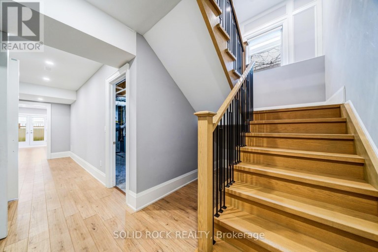 367 PENN AVENUE, Newmarket (Bristol-London), Ontario, L3Y2S7