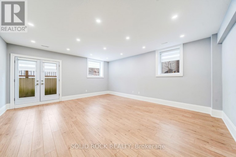 367 PENN AVENUE, Newmarket (Bristol-London), Ontario, L3Y2S7