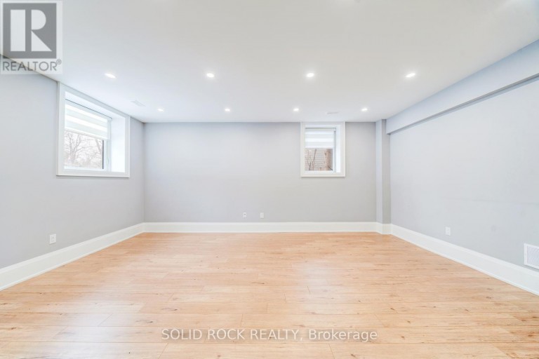 367 PENN AVENUE, Newmarket (Bristol-London), Ontario, L3Y2S7
