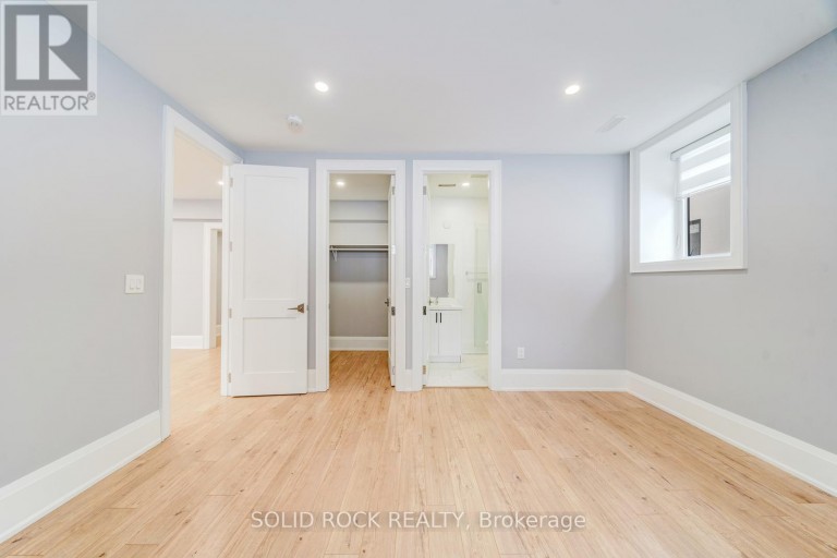 367 PENN AVENUE, Newmarket (Bristol-London), Ontario, L3Y2S7
