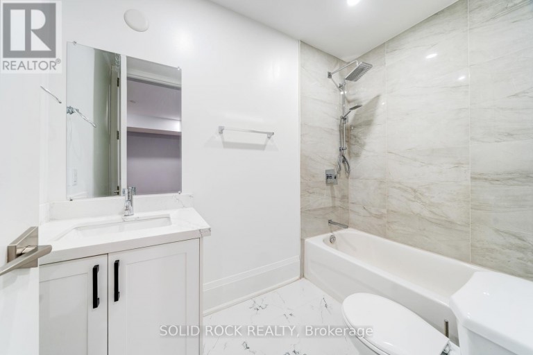 367 PENN AVENUE, Newmarket (Bristol-London), Ontario, L3Y2S7