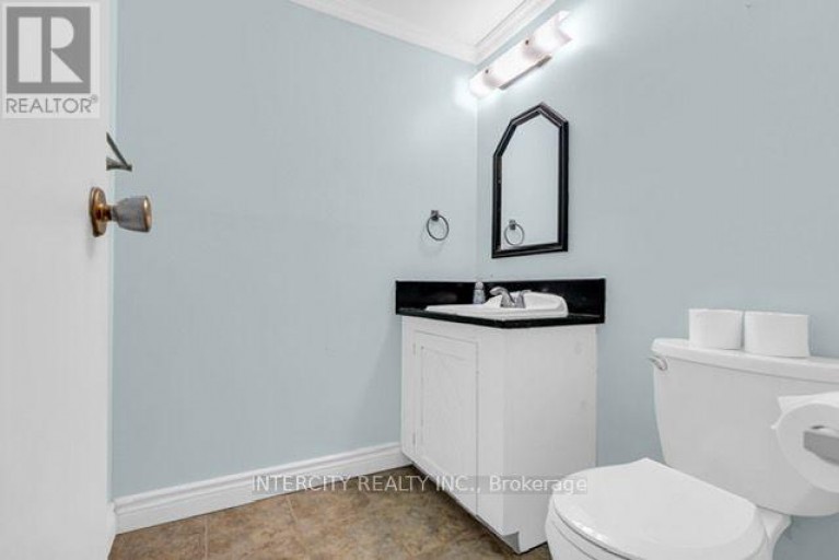 202 COLLINGS AVENUE, Bradford West Gwillimbury (Bradford), Ontario, L3Z1W1
