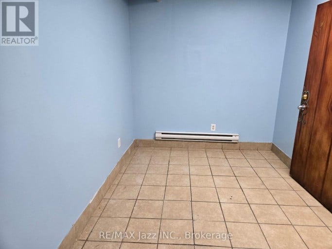 B1 - 111 SIMCOE STREET N, Oshawa (O'Neill), Ontario, L1G4S4