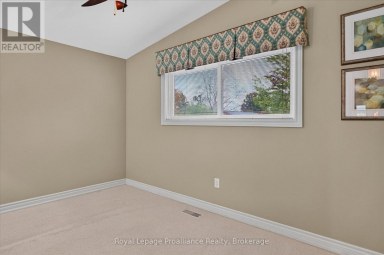 1296 HUDSON STREET Peterborough (Northcrest Ward 5) Ontario photo 19