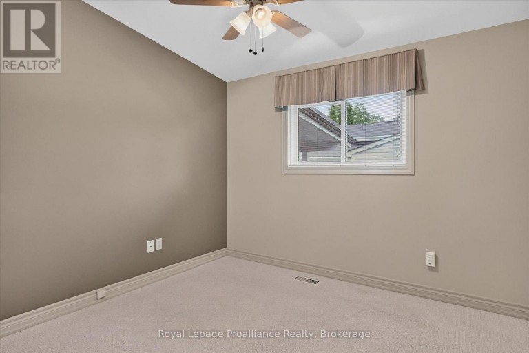 1296 HUDSON STREET, Peterborough (Northcrest Ward 5), Ontario, K9H6Z8