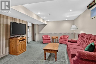 1296 HUDSON STREET Peterborough (Northcrest Ward 5) Ontario photo 24
