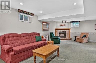 1296 HUDSON STREET Peterborough (Northcrest Ward 5) Ontario photo 25