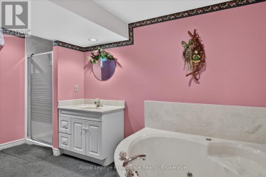 1296 HUDSON STREET Peterborough (Northcrest Ward 5) Ontario photo 28