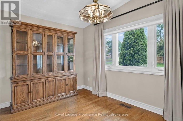 1296 HUDSON STREET, Peterborough (Northcrest Ward 5), Ontario, K9H6Z8