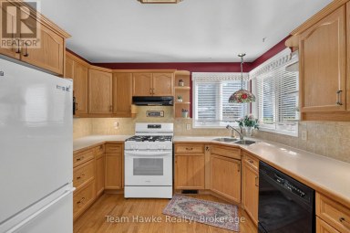 255 HANLY STREET Midland Ontario photo 10