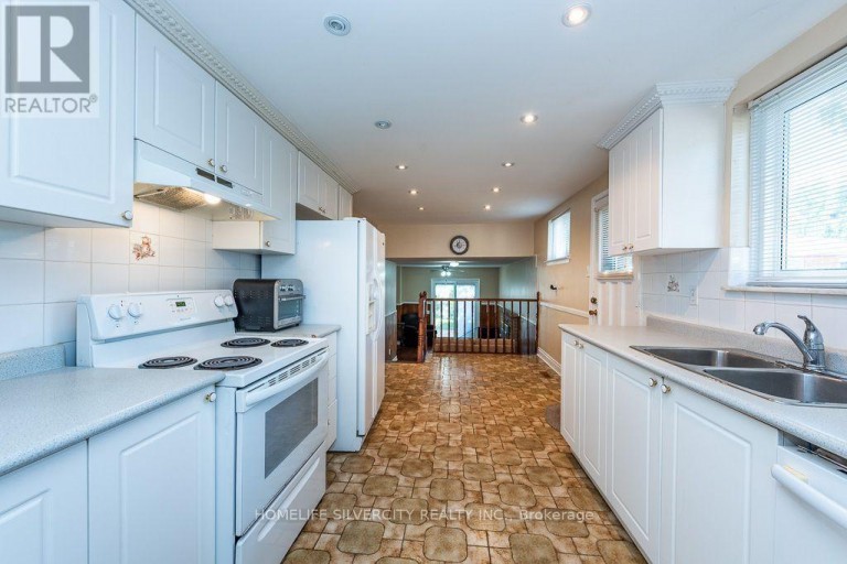 3602 DUNRANKIN DRIVE, Mississauga (Malton), Ontario, L4T1V9