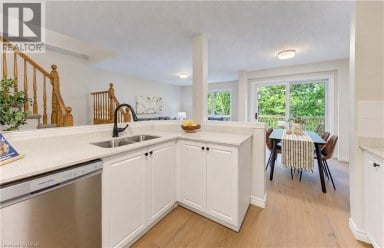 36 BRANDY Crescent Kitchener Ontario photo 4