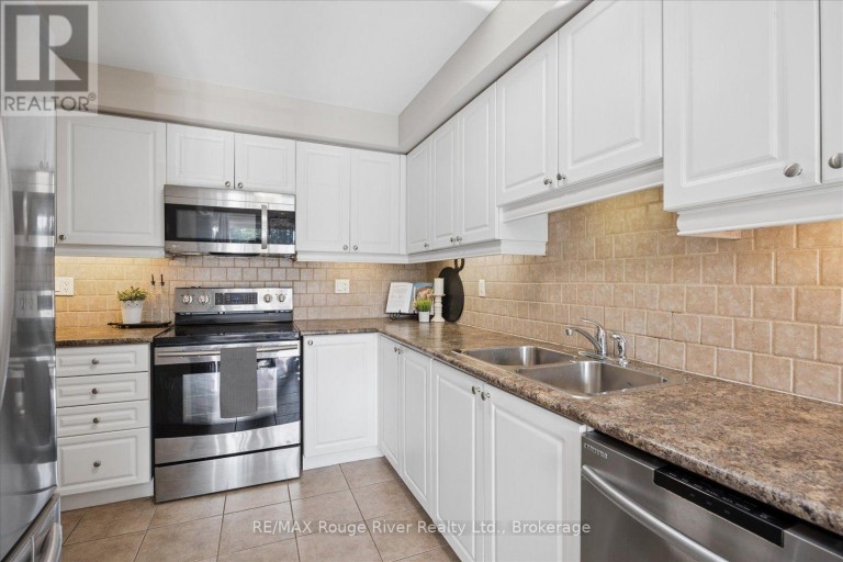 85 LANDER CRESCENT, Clarington (Bowmanville), Ontario, L1C0L4