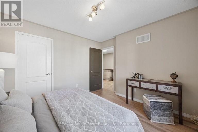 85 LANDER CRESCENT, Clarington (Bowmanville), Ontario, L1C0L4