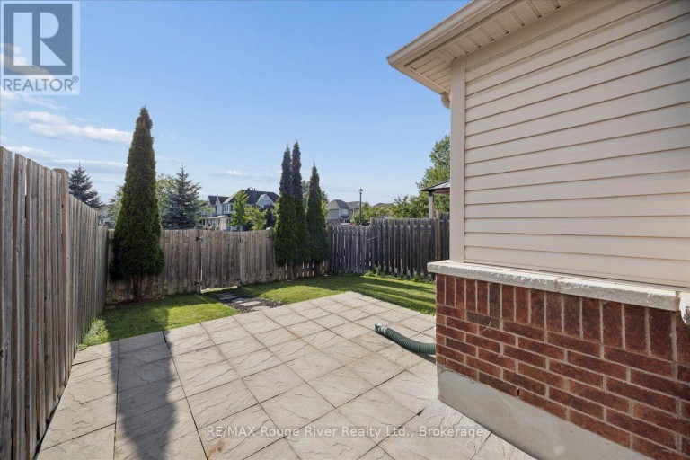 85 LANDER CRESCENT, Clarington (Bowmanville), Ontario, L1C0L4