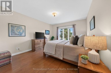32 MERRILL DRIVE Prince Edward County (Wellington Ward) Ontario photo 16