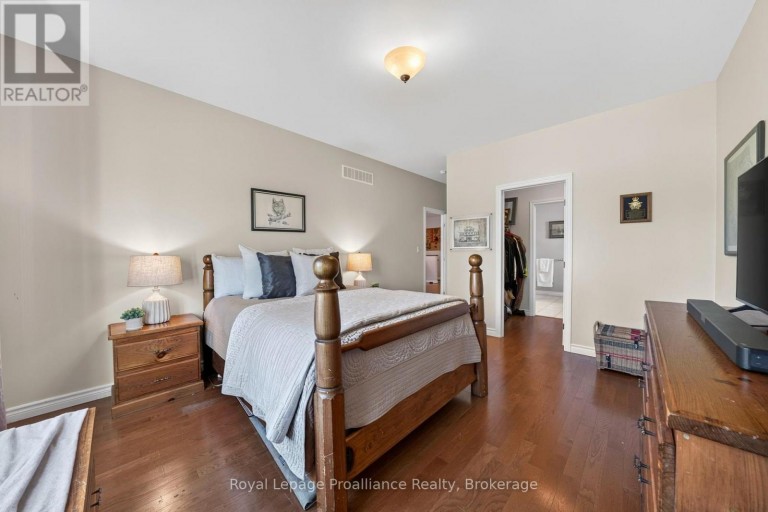 32 MERRILL DRIVE, Prince Edward County (Wellington Ward), Ontario, K0K3L0