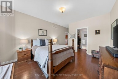 32 MERRILL DRIVE Prince Edward County (Wellington Ward) Ontario photo 17