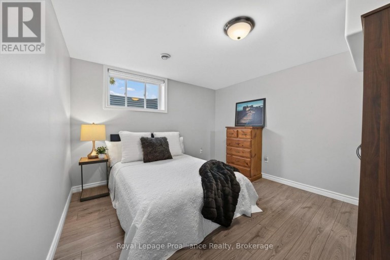 32 MERRILL DRIVE, Prince Edward County (Wellington Ward), Ontario, K0K3L0