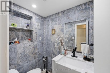 19 DEDRICK DRIVE, Kingston (Central City West) Ontario