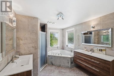 19 DEDRICK DRIVE, Kingston (Central City West) Ontario