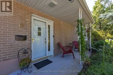 19 DEDRICK DRIVE, Kingston (Central City West) Ontario