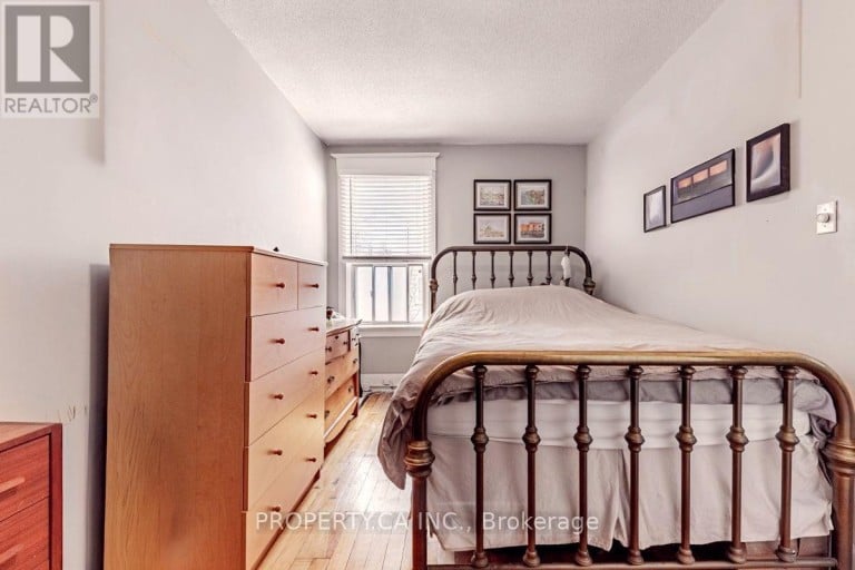 133 DRAYTON AVENUE, Toronto (Woodbine Corridor), Ontario, M4C3L8
