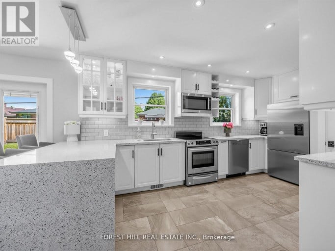 72 WOODGARDEN CRESCENT, Toronto (West Hill), Ontario, M1E3K2