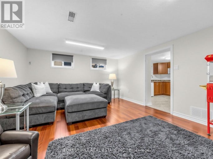72 WOODGARDEN CRESCENT, Toronto (West Hill), Ontario, M1E3K2