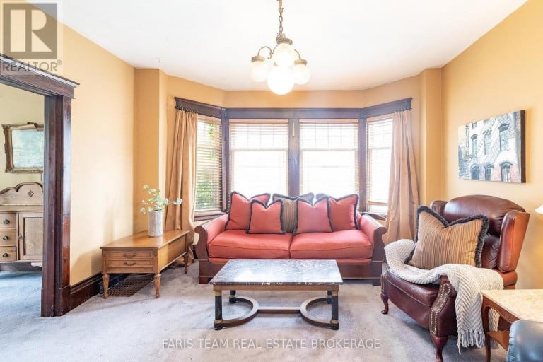 105 BARRIE STREET, Bradford West Gwillimbury (Bradford), Ontario, L9S2C9
