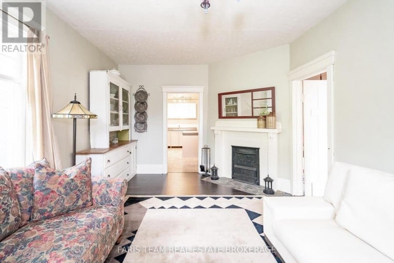 105 BARRIE STREET, Bradford West Gwillimbury (Bradford), Ontario, L9S2C9