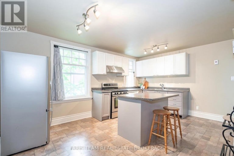 105 BARRIE STREET, Bradford West Gwillimbury (Bradford), Ontario, L9S2C9