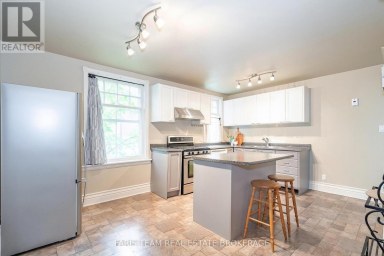 105 BARRIE STREET Bradford West Gwillimbury (Bradford) Ontario photo 5