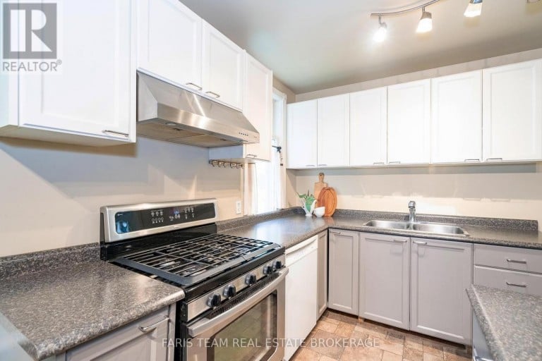 105 BARRIE STREET, Bradford West Gwillimbury (Bradford), Ontario, L9S2C9