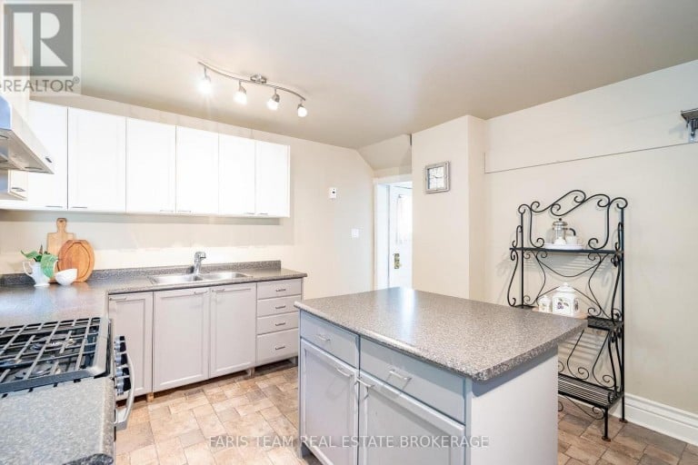 105 BARRIE STREET, Bradford West Gwillimbury (Bradford), Ontario, L9S2C9
