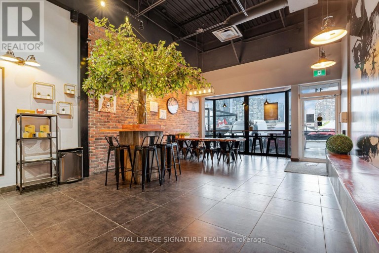 11 - 325 CENTRAL PARKWAY W, Mississauga (Fairview), Ontario, L5B3X9