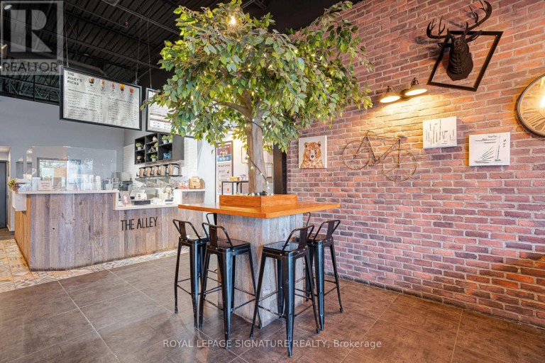 11 - 325 CENTRAL PARKWAY W, Mississauga (Fairview), Ontario, L5B3X9