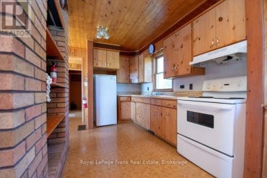 20 FIRE ROUTE 60 Trent Lakes Ontario photo 12
