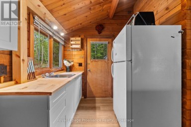 596 RIVER ROAD Hastings Highlands (Bangor Ward) Ontario photo 6