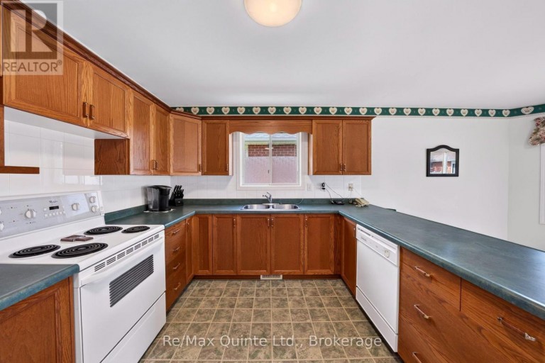 26 OAK RIDGE BOULEVARD, Belleville (Belleville Ward), Ontario, K8N5W1