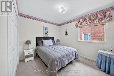 26 OAK RIDGE BOULEVARD Belleville (Belleville Ward) Ontario photo 20