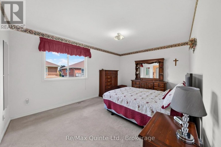 26 OAK RIDGE BOULEVARD, Belleville (Belleville Ward), Ontario, K8N5W1