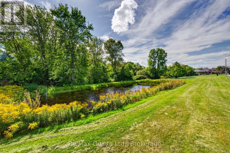 26 OAK RIDGE BOULEVARD, Belleville (Belleville Ward), Ontario, K8N5W1
