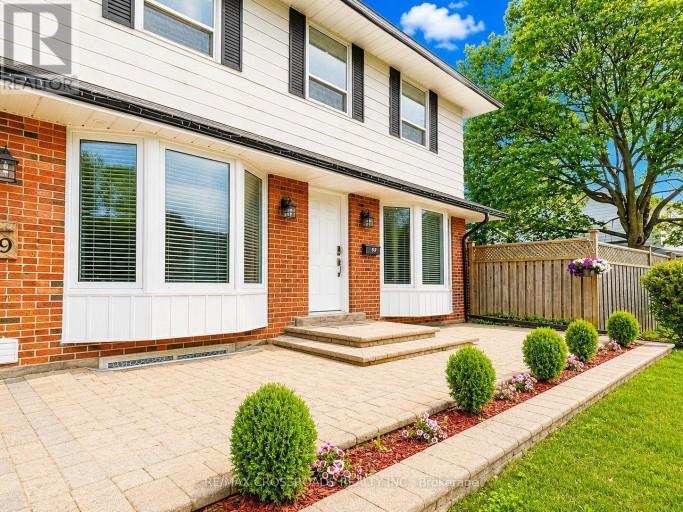 49 KING LOUIS CRESCENT, Toronto (L'Amoreaux), Ontario, M1T2X1
