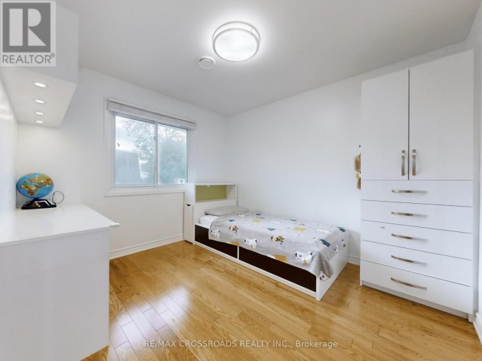 49 KING LOUIS CRESCENT, Toronto (L'Amoreaux), Ontario, M1T2X1